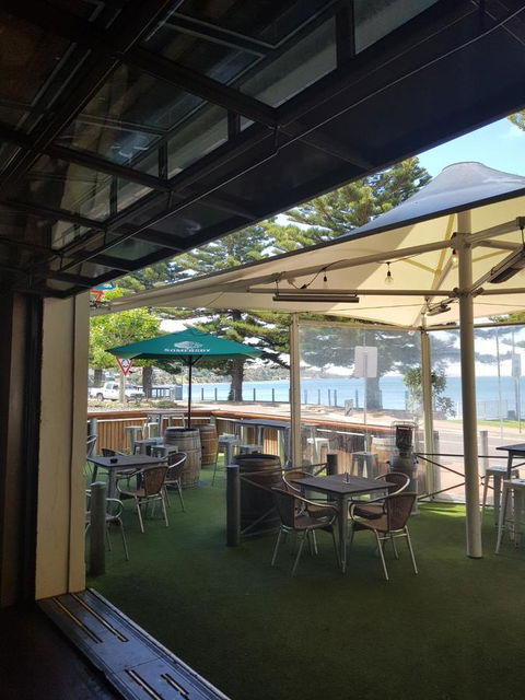 Pier Hotel Port Lincoln - Mackay Tourism 30