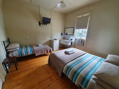 Pier Hotel Port Lincoln - Mackay Tourism 22