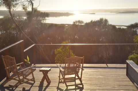 Of Stone & Wood Guesthouse - Mackay Tourism 21
