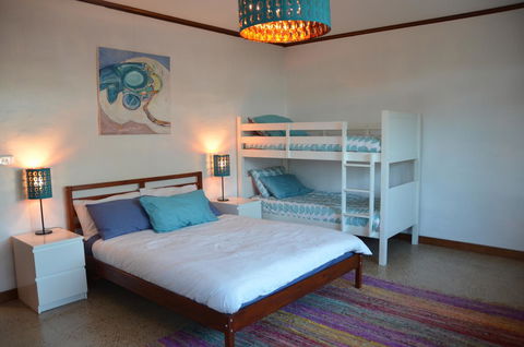 Of Stone & Wood Guesthouse - Mackay Tourism 13