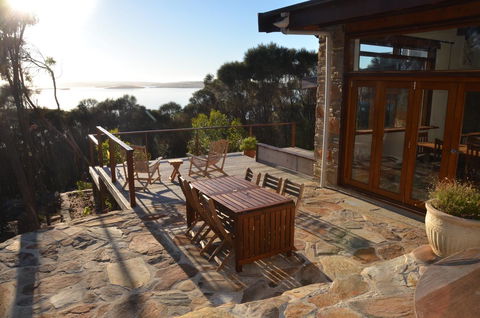 Of Stone & Wood Guesthouse - Mackay Tourism 17