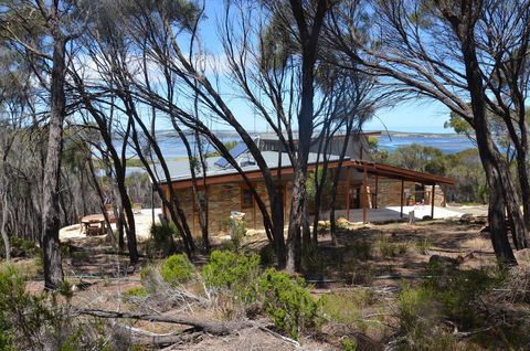 Of Stone & Wood Guesthouse - Mackay Tourism 18