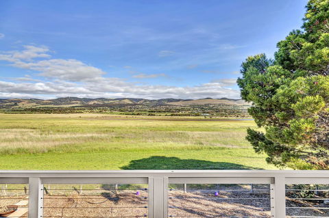 Sea View At Silver Sands - C21 SouthCoast Holidays - Mackay Tourism 2