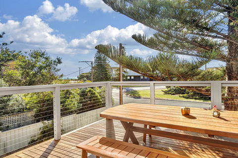 Sea View At Silver Sands - C21 SouthCoast Holidays - Mackay Tourism 1