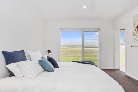 Sea View At Silver Sands - C21 SouthCoast Holidays - Mackay Tourism 10