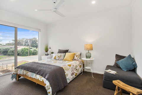 Sea View At Silver Sands - C21 SouthCoast Holidays - Mackay Tourism 8