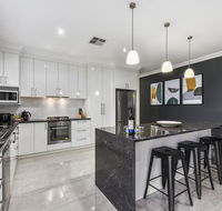 Accommodation on Lansell 2 - Mackay Tourism