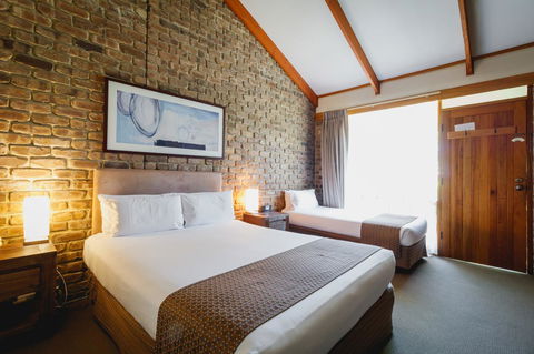 The Lodge By Manna - Mackay Tourism 9
