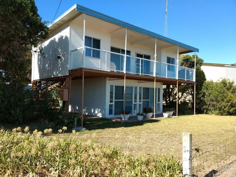 Seafront Shack - Mackay Tourism 4