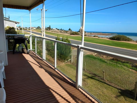 Seafront Shack - Mackay Tourism 10