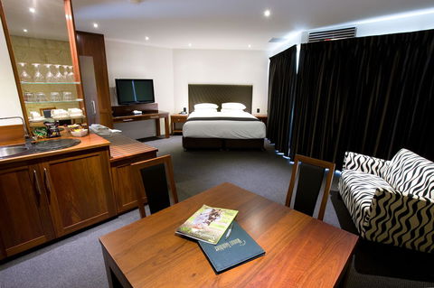 The Commodore - Mackay Tourism 10