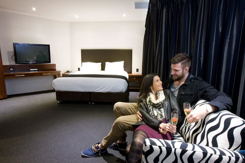 The Commodore - Mackay Tourism 37