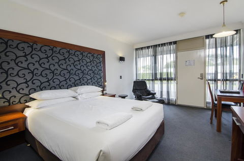 The Commodore - Mackay Tourism 41