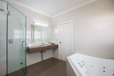 The Barn Accommodation - Mackay Tourism 18