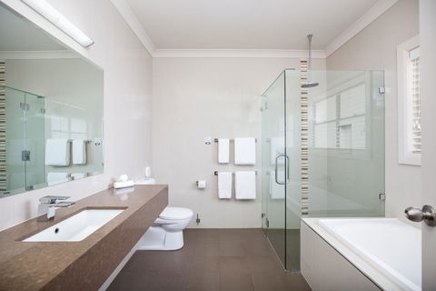The Barn Accommodation - Mackay Tourism 21
