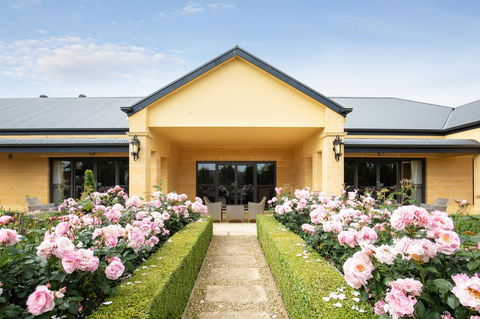 The Barn Accommodation - Mackay Tourism 16