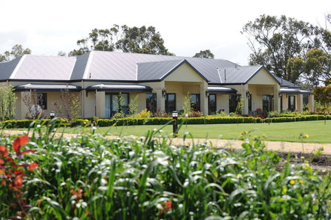 The Barn Accommodation - Mackay Tourism 3