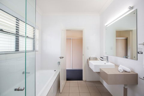 The Barn Accommodation - Mackay Tourism 33