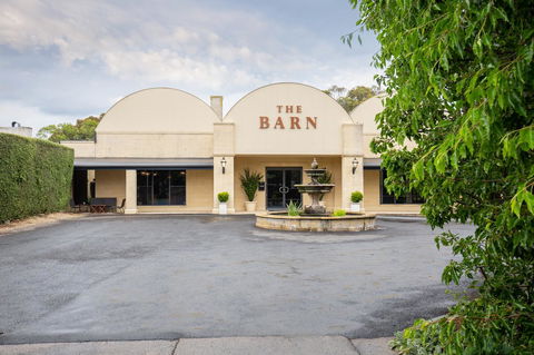 The Barn Accommodation - Mackay Tourism 5