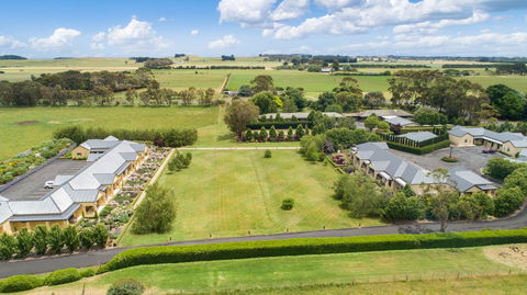 The Barn Accommodation - Mackay Tourism 1