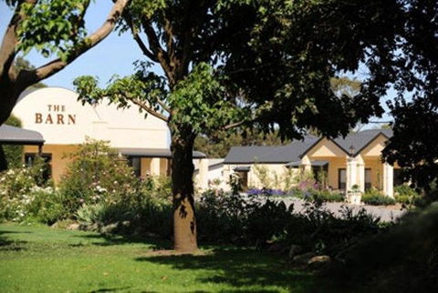 The Barn Accommodation - Mackay Tourism 4