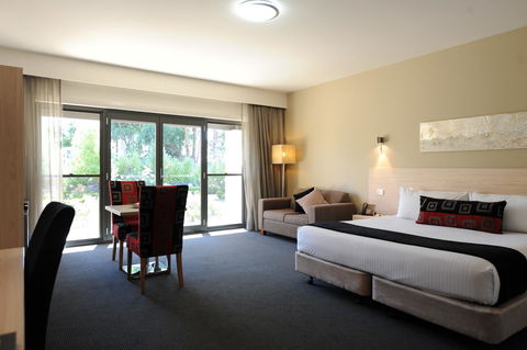 The Barn Accommodation - Mackay Tourism 34