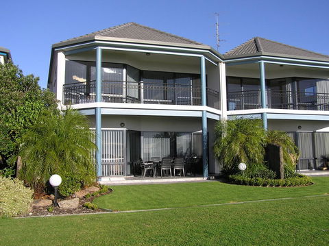 Mariners Cay Apartment - Mackay Tourism 3