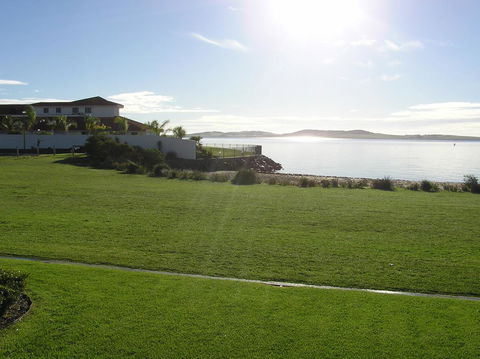 Mariners Cay Apartment - Mackay Tourism 8