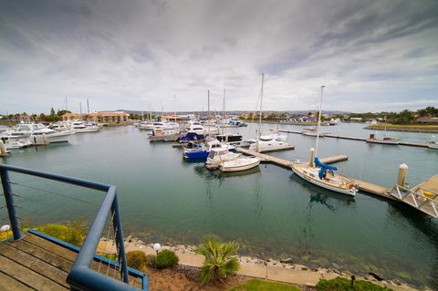 Marina Reflections - Mackay Tourism 9