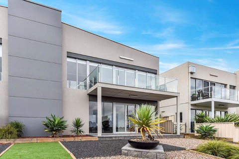 KENNEDY EXECUTIVE TOWNHOUSE - Mackay Tourism 17
