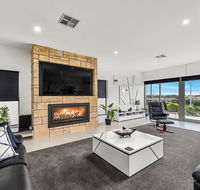 KENNEDY EXECUTIVE TOWNHOUSE - Mackay Tourism