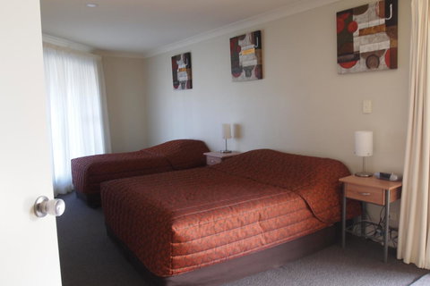 Alexander Cameron Suites - Mackay Tourism 23