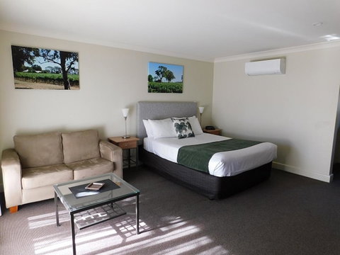 Alexander Cameron Suites - Mackay Tourism 9