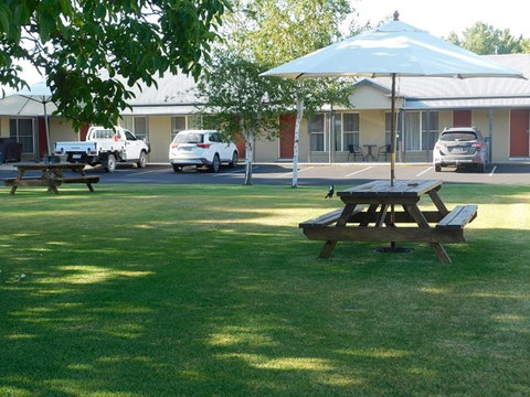 Alexander Cameron Suites - Mackay Tourism 1