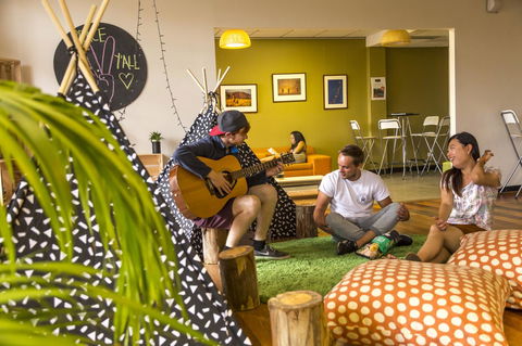 YHA Adelaide Central - Mackay Tourism 26