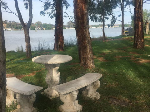 Murray Bridge Riverview Cabin - Mackay Tourism 4