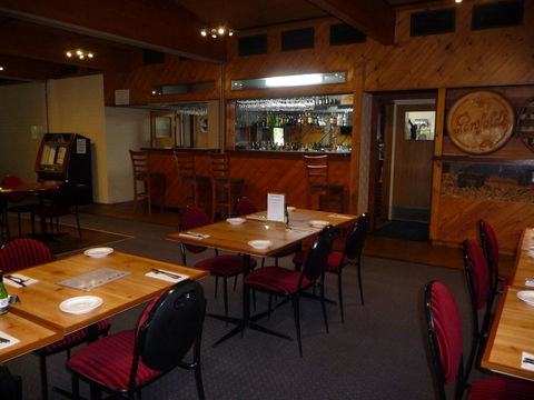 The Wine Vine Hotel - Mackay Tourism 8