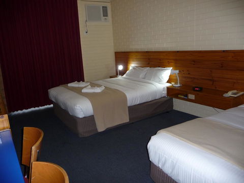The Wine Vine Hotel - Mackay Tourism 6