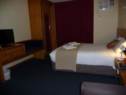 The Wine Vine Hotel - Mackay Tourism 4