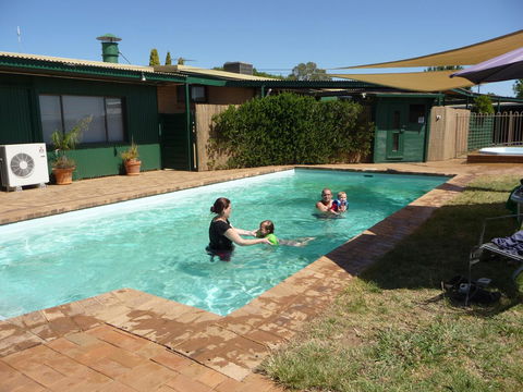The Wine Vine Hotel - Mackay Tourism 11