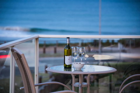 Stylish 3 Bedroom Beachview Apartment - Mackay Tourism 3