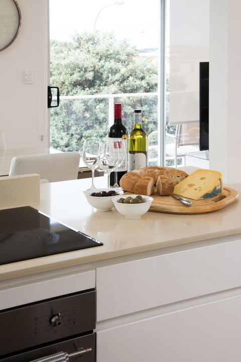 Stylish 3 Bedroom Beachview Apartment - Mackay Tourism 7