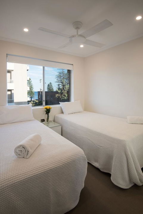 Stylish 3 Bedroom Beachview Apartment - Mackay Tourism 11