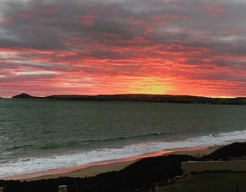 Southern Sands\' Beachfront Apartment - Mackay Tourism 20