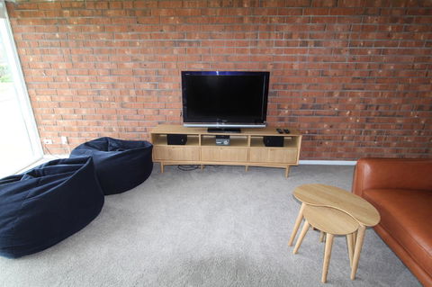 Southern Sands\' Beachfront Apartment - Mackay Tourism 3