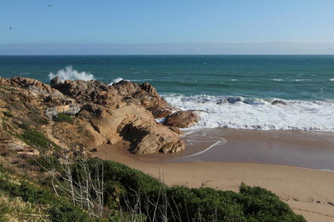 Southern Sands\' Beachfront Apartment - Mackay Tourism 16
