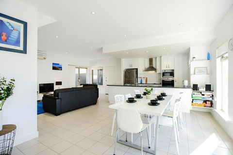 Blue Zone - Aldinga Beach - Mackay Tourism 1