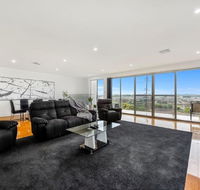 BENGALEE EXECUTIVE TOWNHOUSE- MODERN  STYLISH - Mackay Tourism