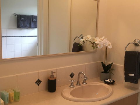 Apartment 229 Mount Gambier - Mackay Tourism 3
