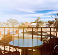 Desert Cave Hotel - Mackay Tourism